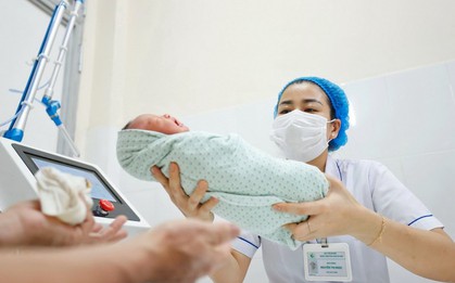 Việt Nam là một trong những nước có tốc độ già hoá nhanh, mức sinh giảm sâu chỉ còn 1,91 con/phụ nữ