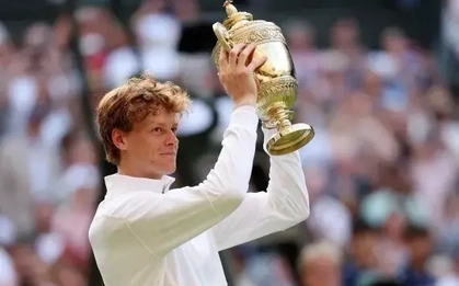 Thắng thuyết phục Alcaraz, Sinner lần đầu 'xưng vương' tại Wimbledon