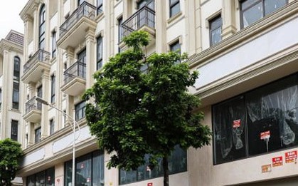 Shophouse giá chục tỷ đóng cửa im ỉm, hóa 'phố không người' trên đất vàng Hà Nội