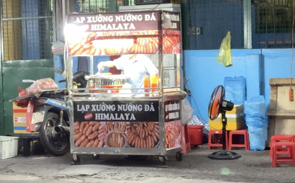 Hiểm họa lạp xưởng nướng đá “nhiều không” tại Tp.Hồ Chí Minh