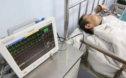 Người đàn ông 53 tuổi tử vong vì đột quỵ khi đang tắm, đây là lời nhắc nhở: Thay đổi 3 thói quen tắm này càng sớm càng tốt
