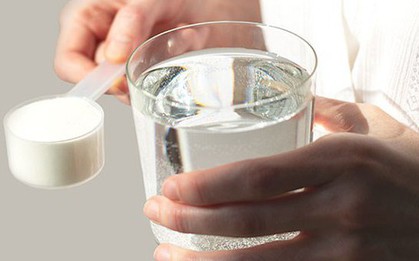 Phụ nữ sau tuổi 40 uống collagen mỗi ngày: Da căng mịn bật tông, khỏe xương khớp nhưng cần lưu ý 7 điều quan trọng