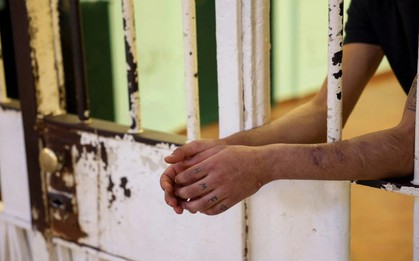 Quốc gia cân nhắc thả 10.000 tù nhân vì nhà giam quá tải