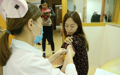 Phụ nữ hiếm muộn, từng nạo phá thai có nên tiêm vắc xin HPV?