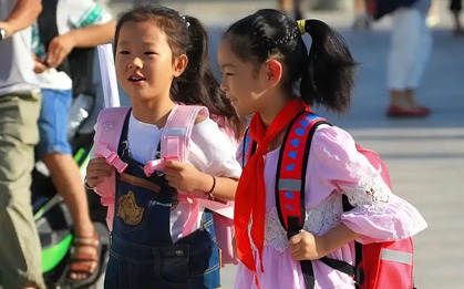 Nếu thấy xung quanh con có 4 kiểu bạn này thì cha mẹ phải can thiệp ngay lập tức: Càng để lâu, hậu quả càng khó lường!