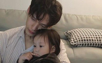 Bố mẹ có EQ cao không bao giờ làm những hành động này trước mặt con