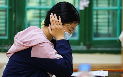 Sau cú sốc đề Toán, tiếng Anh khó, nhiều sĩ tử bất an lo trượt đại học