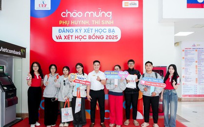 Chọn trường không chờ đến phút cuối, thí sinh, phụ huynh đến UEF ngay sau kỳ thi THPT