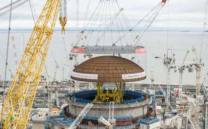 Kỳ tích nâng thành công mái vòm nặng 245 tấn lên đỉnh lò phản ứng: "Quái vật" nào đủ sức làm điều này?