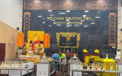 Con gái nạn nhân vụ lật tàu ở Hạ Long: 'Tôi sẽ đợi mẹ để đưa về nhà cùng bố'