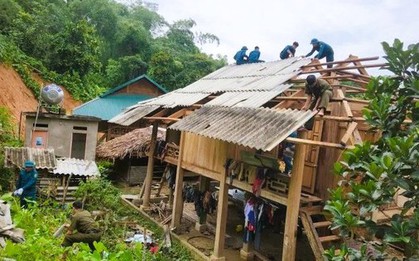 Bão số 3 chưa vào, hàng trăm nhà dân ở Thanh Hóa đã tốc mái, hư hỏng