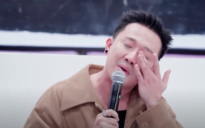 Khán giả mệt mỏi khi Trấn Thành liên tục khóc tại show Em Xinh Say Hi