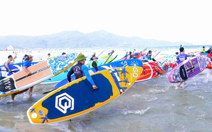 Chèo SUP nở rộ trên biển, Đà Nẵng khuyến cáo người chơi