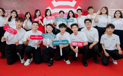 Chữ "I": Cái tôi nhỏ lại, cho trí tuệ được khai mở