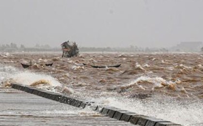 Nước vùng cửa sông ven biển dâng cao vượt mức lịch sử
