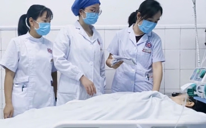 Thiếu nữ suýt chết vì chỉ ăn rau, uống thuốc nhuận tràng để vừa váy sinh nhật