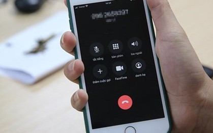 Ngân hàng giải thích nguyên nhân lừa đảo có thể rút sạch tiền trong tài khoản nạn nhân qua vài cuộc điện thoại