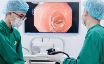 Đau bụng, đại tiện ra máu, người phụ nữ đi khám phát hiện ung thư