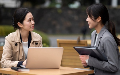 "Thấy 50 ngàn đồng và 500 ngàn đồng rơi dưới đất, bạn sẽ nhặt tờ nào?" - Câu trả lời táo bạo của ứng viên khiến nhà tuyển dụng "tâm phục khẩu phục"