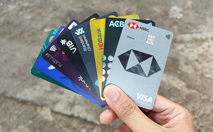 Thẻ tín dụng: Công cụ tài chính mua sắm hay cái bẫy nợ âm thầm giăng sẵn cho người trẻ?