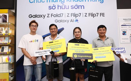 Khách hàng hào hứng khi nhận sớm Galaxy Z 2025 cùng loạt quà giá trị từ Thế Giới Di Động