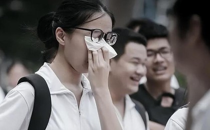 Nữ sinh chưa từng đăng ký ĐH Thanh Hoa nhưng vẫn nhận được giấy báo trúng tuyển, mở phong bì ra mới biết không hề gửi nhầm!