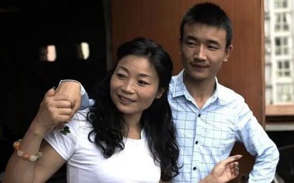 Chàng trai 23 tuổi quyết cưới mẹ đơn thân 46 tuổi, bố mẹ "khóc như mưa"