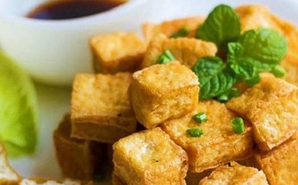 Rán đậu đừng cho ngay vào chảo, thêm 2 bước đậu vàng giòn, không lo vỡ nát