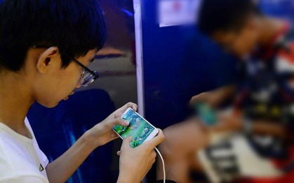 Nam sinh từng cắm đầu chơi game thâu đêm nay đỗ ĐH top 1, tất cả bắt đầu từ một câu của người cha giao hàng