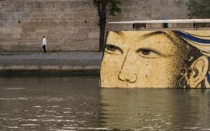 Pháp cho phép bơi ở sông Seine lần đầu sau hơn 100 năm