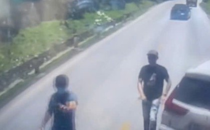 Vụ rút súng đe dọa bắn tài xế: Tạm giữ các đối tượng liên quan