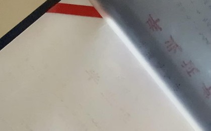 Lôi bằng đại học cất trong tủ ra xem lại, chàng trai không tin nổi vào mắt mình: Thôi xong, "toang" 4 năm ăn học!