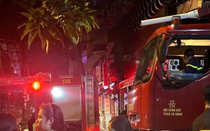 Cháy chung cư ở TP.HCM trong đêm, 8 người tử vong