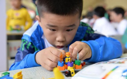 Nhìn thấy đứa trẻ chăm chỉ đừng vội khen, học sinh giỏi thật sự có 4 ĐẶC ĐIỂM sau, chăm chỉ không phải điều tiên quyết!