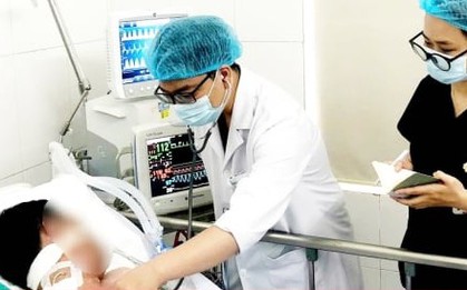 Hai người đàn ông khoẻ mạnh phải thở máy vì biến chứng sởi