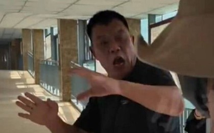Mẹ già 92 tuổi bệnh nặng, anh trai và em gái đánh nhau trong bệnh viện: Câu chuyện quen thuộc đau lòng với nhiều gia đình