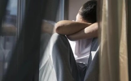 Sinh viên 22 tuổi mắc bệnh sau khi qua đêm với bạn gái quen qua mạng