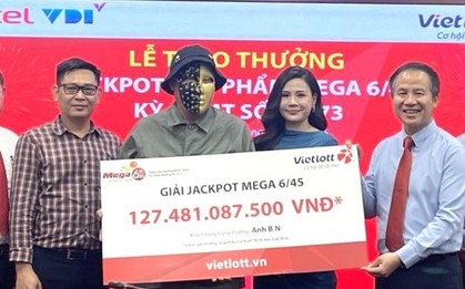Người đàn ông ở TP.HCM trúng độc đắc hơn 127 tỷ nhờ con số trên voucher
