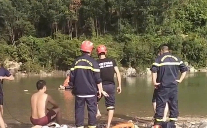 Trượt chân ngã khi đang lội suối, 2 sinh viên ở Đà Nẵng mất tích