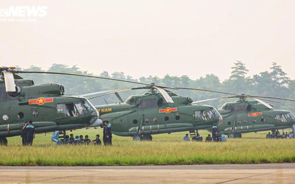 Phi đội trực thăng Mi-8, Mi-17 rèn đội hình trên không, sẵn sàng cho đại lễ 2/9