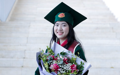 Nữ thủ khoa đầu ra trường Kinh tế, 4 năm học đều đặn mang tiền về cho mẹ