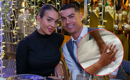 Ronaldo cầu hôn Georgina bằng chiếc nhẫn siêu to khổng lồ, giá khủng cỡ nào mà cõi mạng "phải đeo kính râm mới dám ngắm"?