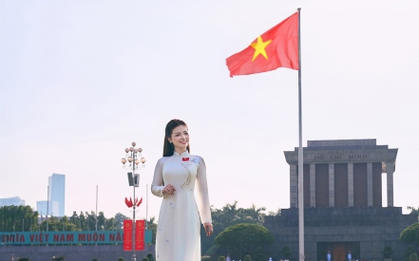 Dương Hoàng Yến hát Tổ Quốc Trong Ánh Mặt Trời tri ân thế hệ đi trước