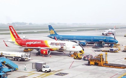 Giá vé máy bay ra Hà Nội tăng nóng dịp 2/9, ngang vé Tết