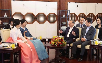 Tổng Bí thư Tô Lâm và Phu nhân cùng Tổng thống Hàn Quốc và Phu nhân dự tiệc trà