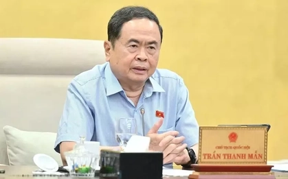 Chủ tịch Quốc hội: Miễn học phí là "một quyết định lịch sử chưa từng có"