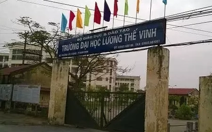 Trường đại học "lay lắt"