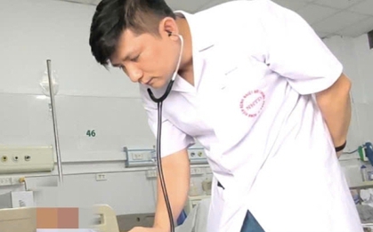 Sốt cao hơn 1 năm, sụt 18kg, ra nước ngoài khám không tìm ra nguyên nhân