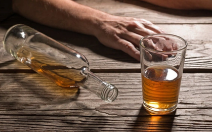 Uống loại rượu quen thuộc, 13 người tử vong, 21 người mù mắt