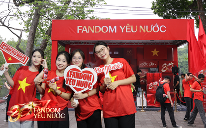 Lý giải sức hút của Booth Fandom Yêu Nước tại sự kiện hot nhất Hồ Gươm hôm nay!